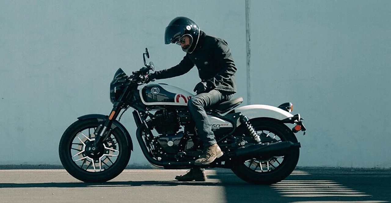 Royal Enfield Shotgun 650 In Marathi check price and colour option